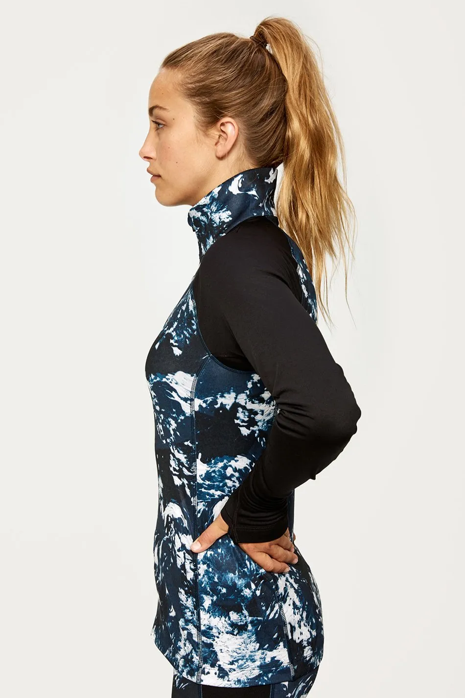 STRIKING TOP