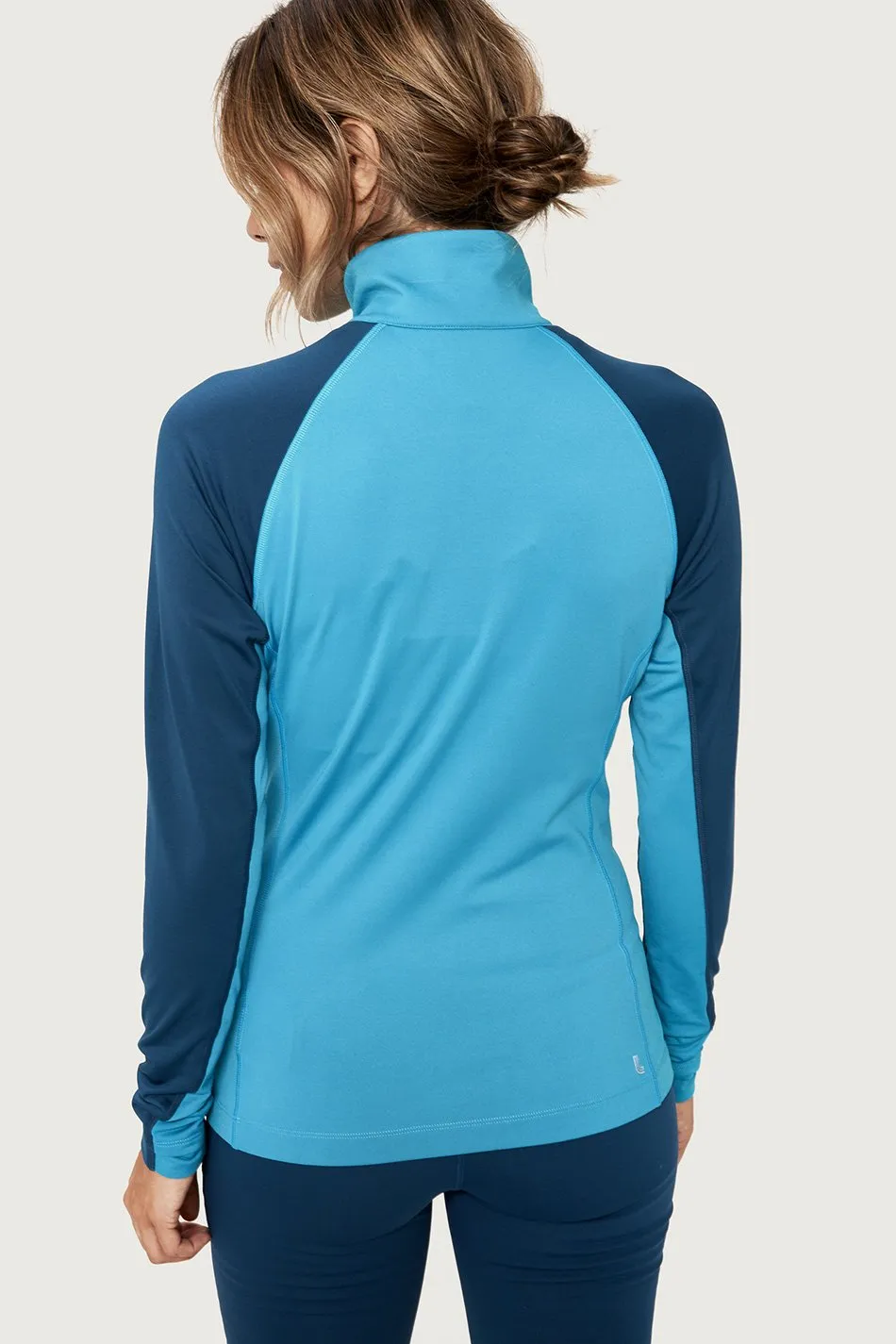 STRIKING TOP