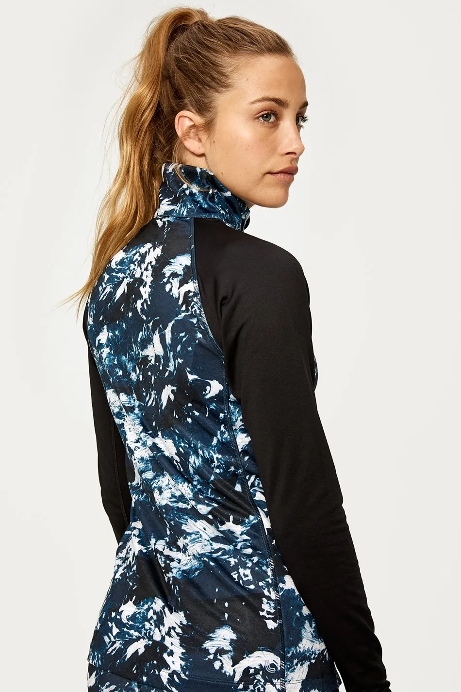 STRIKING TOP